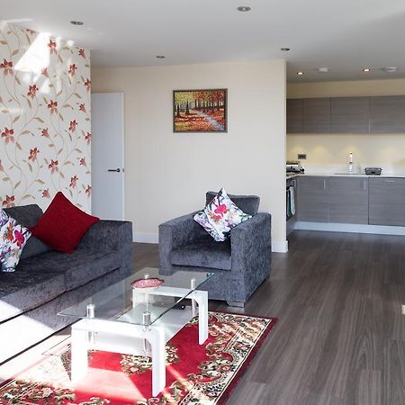 Contemporary & Homely Penthouse, 2 Mins Walk From Cambridge Station, Lift Access, Secured Gated On-Site Parking, Self Check-In, Super Fast Wifi, Terrace & Sleeps 6 CBG Exterior foto
