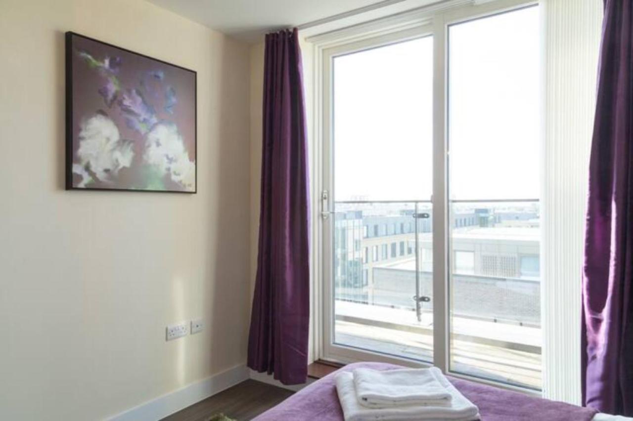 Contemporary & Homely Penthouse, 2 Mins Walk From Cambridge Station, Lift Access, Secured Gated On-Site Parking, Self Check-In, Super Fast Wifi, Terrace & Sleeps 6 CBG Exterior foto