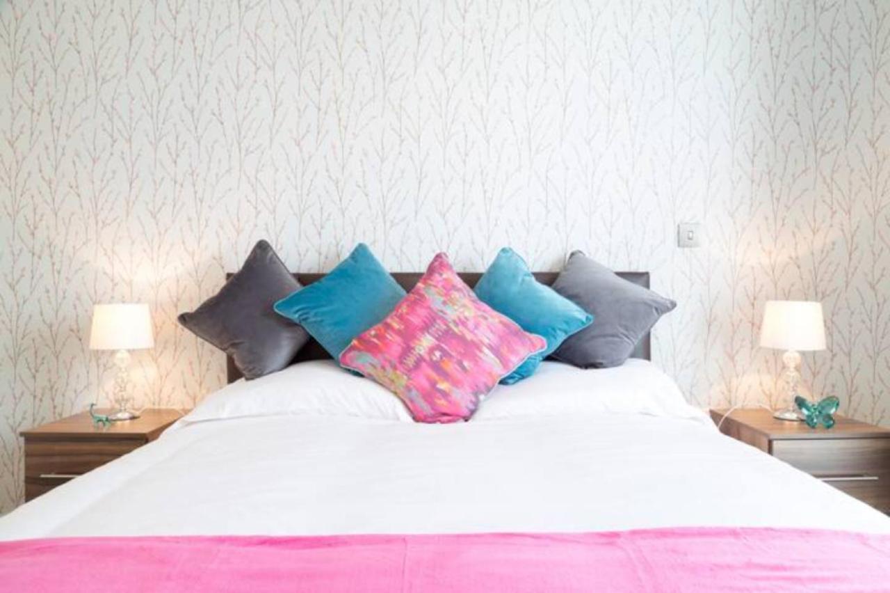 Contemporary & Homely Penthouse, 2 Mins Walk From Cambridge Station, Lift Access, Secured Gated On-Site Parking, Self Check-In, Super Fast Wifi, Terrace & Sleeps 6 CBG Exterior foto