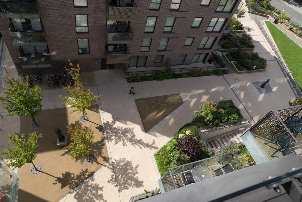 Contemporary & Homely Penthouse, 2 Mins Walk From Cambridge Station, Lift Access, Secured Gated On-Site Parking, Self Check-In, Super Fast Wifi, Terrace & Sleeps 6 CBG Exterior foto