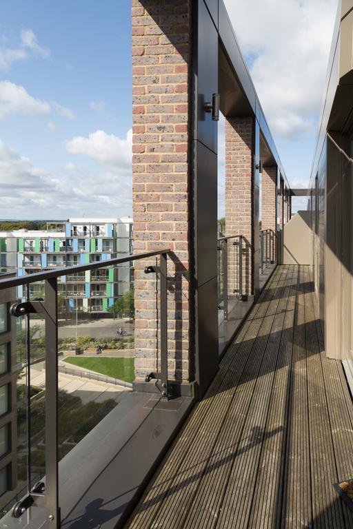 Contemporary & Homely Penthouse, 2 Mins Walk From Cambridge Station, Lift Access, Secured Gated On-Site Parking, Self Check-In, Super Fast Wifi, Terrace & Sleeps 6 CBG Exterior foto