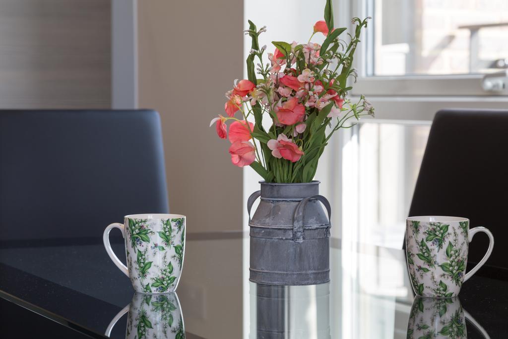 Contemporary & Homely Penthouse, 2 Mins Walk From Cambridge Station, Lift Access, Secured Gated On-Site Parking, Self Check-In, Super Fast Wifi, Terrace & Sleeps 6 CBG Exterior foto