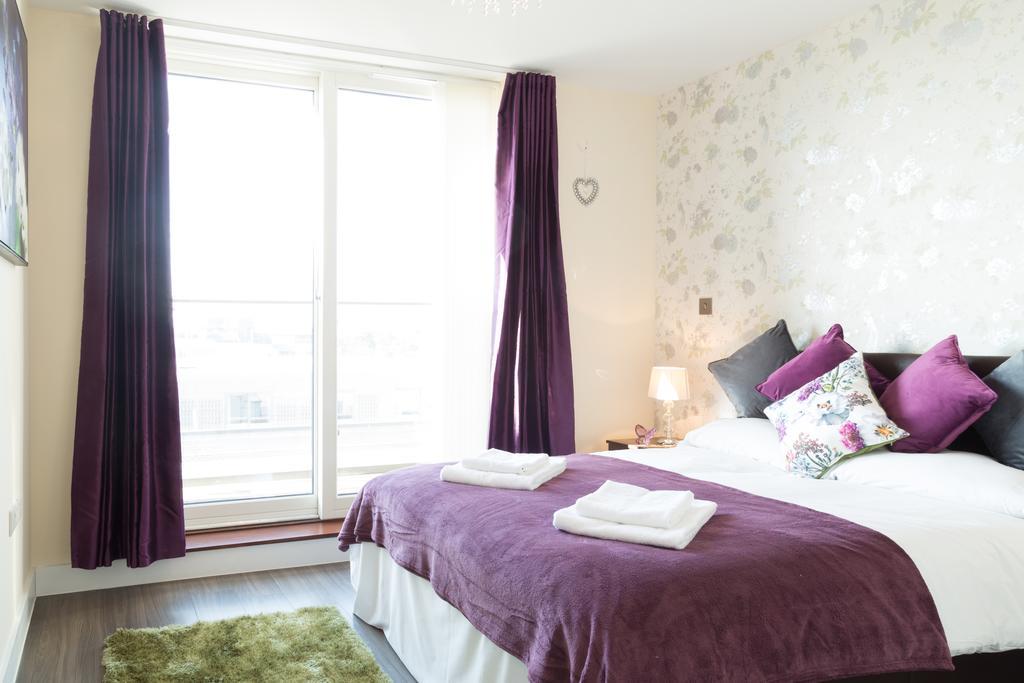 Contemporary & Homely Penthouse, 2 Mins Walk From Cambridge Station, Lift Access, Secured Gated On-Site Parking, Self Check-In, Super Fast Wifi, Terrace & Sleeps 6 CBG Exterior foto