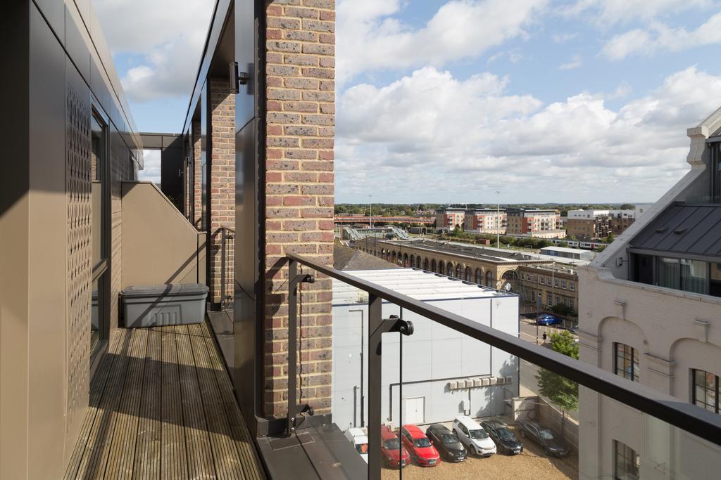 Contemporary & Homely Penthouse, 2 Mins Walk From Cambridge Station, Lift Access, Secured Gated On-Site Parking, Self Check-In, Super Fast Wifi, Terrace & Sleeps 6 CBG Exterior foto