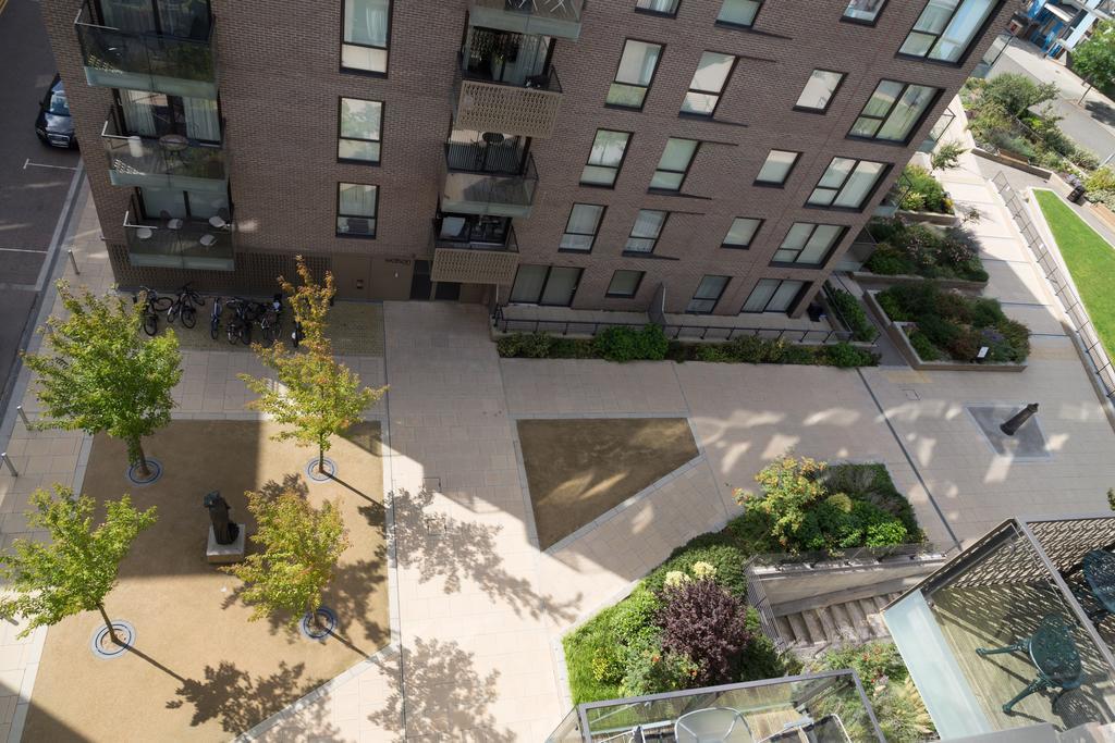 Contemporary & Homely Penthouse, 2 Mins Walk From Cambridge Station, Lift Access, Secured Gated On-Site Parking, Self Check-In, Super Fast Wifi, Terrace & Sleeps 6 CBG Exterior foto